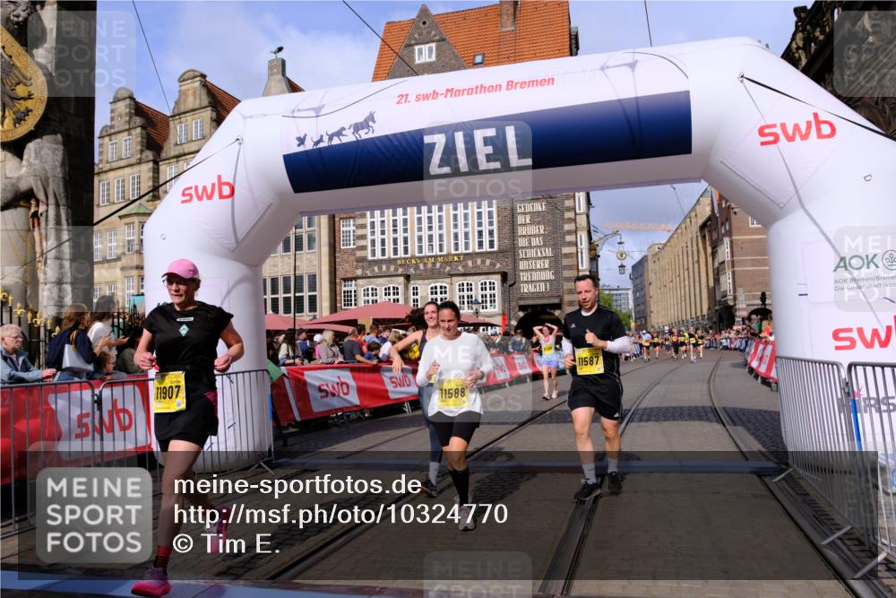 13.09.2026 - 21. swb-Marathon Bremen Tim E. http://msf.ph/oto/10324770 13.09.2026 11:00:24 Ziel 10175, 10758, 10867, 11016, 11071, 11158, 11159, 11160, 11250, 11259, 11445, 11453, 11524, 11525, 11528, 11587, 11588, 11589, 11879, 11907, 12123, 12238, 12239, 12274, 12352 meine-sportfotos.de