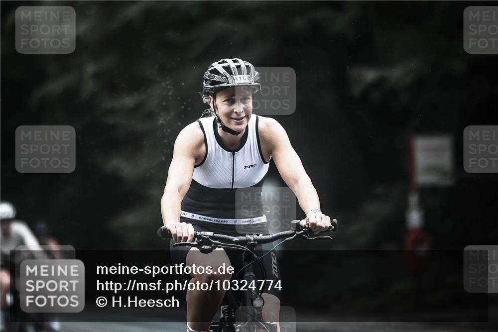 13.09.2026 - Stadtparktriathlon H.Heesch http://msf.ph/oto/10324774 13.09.2026 12:42:45 Radfahren 1079, 1119, 1167, 1219 meine-sportfotos.de