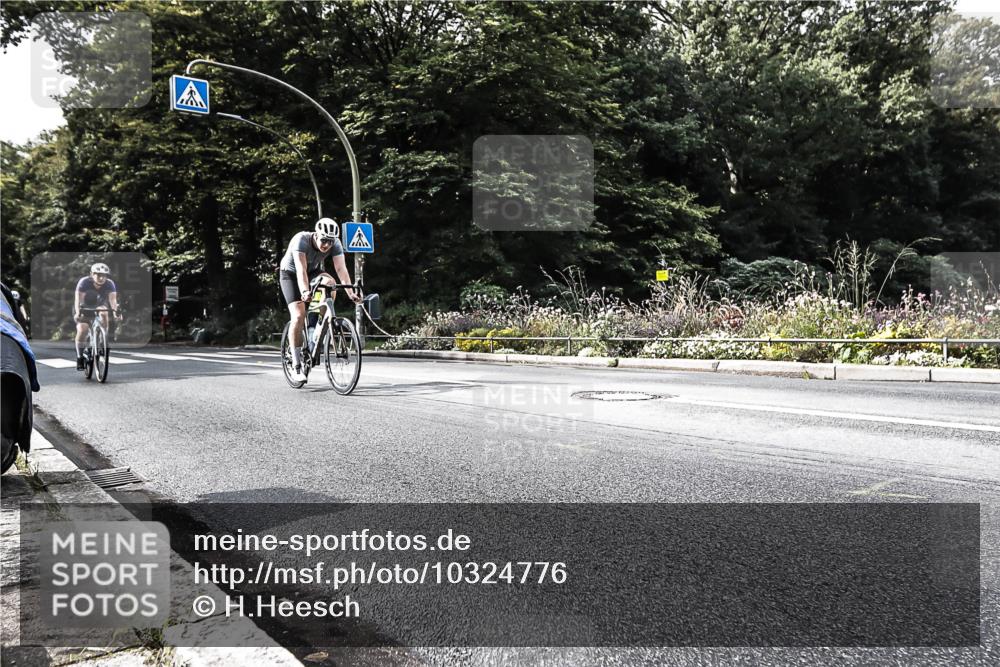 13.09.2026 - Stadtparktriathlon H.Heesch http://msf.ph/oto/10324776 13.09.2026 11:30:00 Radfahren 699, 741, 776 meine-sportfotos.de