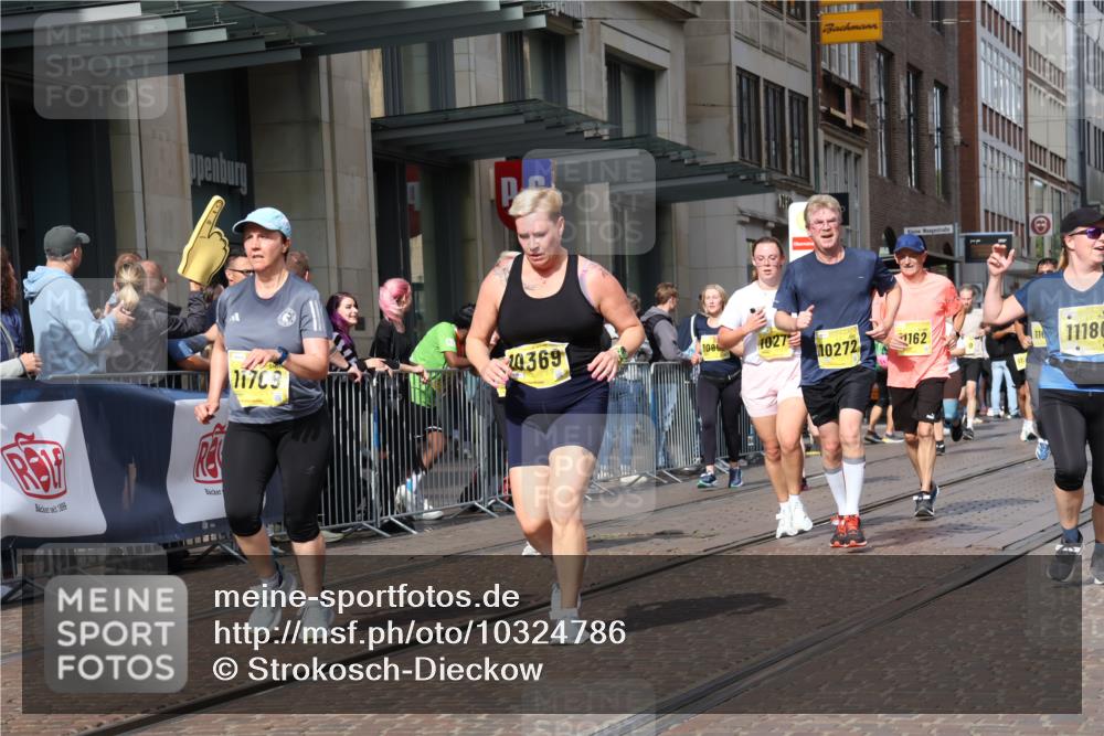 13.09.2026 - 21. swb-Marathon Bremen Strokosch-Dieckow http://msf.ph/oto/10324786 13.09.2026 11:00:27 Ziel 10093, 10263, 10272, 10275, 10306, 10367, 10368, 10369, 10753, 10857, 11055, 11162, 11180, 11247, 11343, 11359, 11475, 11556, 11687, 11708, 11728, 11769, 11797, 11804, 11819, 11838, 11959, 12006, 12116, 12397, 12428, 12430, 10144, 10369, 10677, 10801, 10810, 11016, 11045, 11126, 11129, 11547, 11587, 11588, 11589, 11623, 11769, 11907, 12018, 12105, 12106, 12190, 12291, 12352, 12394, 12530, 12531 meine-sportfotos.de