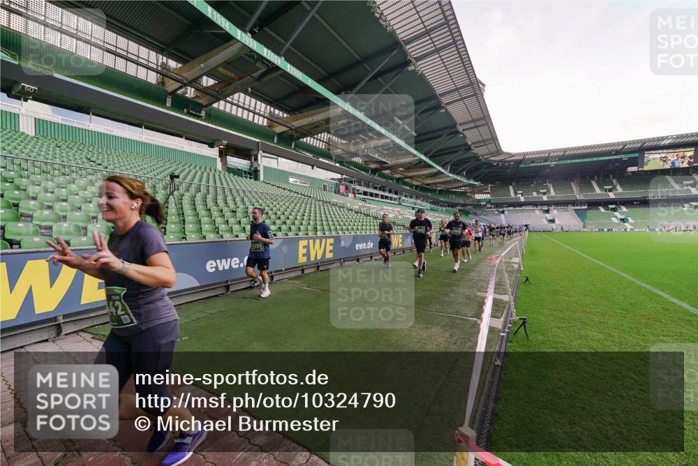 13.09.2026 - 21. swb-Marathon Bremen Michael Burmester http://msf.ph/oto/10324790 13.09.2026 13:27:53 Laufen im Stadion 111, 186, 220, 357, 364, 390, 478, 597, 726, 829, 833, 888, 925, 1077, 1079, 1220, 1298, 1325, 1412, 1496, 1608, 1700, 1741, 1769, 1958, 1961, 1984, 2236, 2273, 2309, 2365, 2388, 2404, 2428, 2472, 2502, 2507, 2542, 2574, 2576, 2582, 2593, 2725, 2743, 2748, 2875, 2876, 2923, 2965, 3045, 3050, 3061, 3073, 3084, 3154, 3184, 3219, 3540, 3589, 3592, 3694, 3756, 3826, 3853, 3885, 3907, 3978, 4108, 4238, 4457, 4660 meine-sportfotos.de