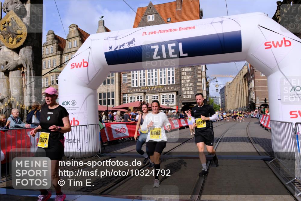 13.09.2026 - 21. swb-Marathon Bremen Tim E. http://msf.ph/oto/10324792 13.09.2026 11:00:25 Ziel 10175, 10758, 10867, 11016, 11071, 11158, 11159, 11160, 11250, 11259, 11445, 11453, 11524, 11525, 11528, 11587, 11588, 11589, 11879, 11907, 12123, 12190, 12274, 12352 meine-sportfotos.de