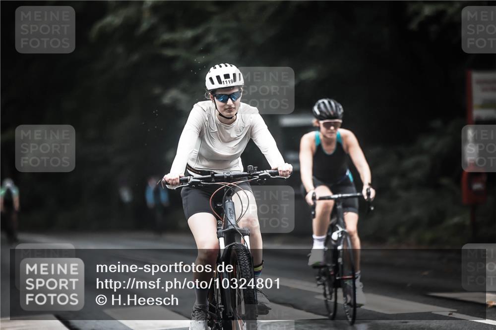 13.09.2026 - Stadtparktriathlon H.Heesch http://msf.ph/oto/10324801 13.09.2026 12:42:47 Radfahren 1031, 1079, 1119, 1167, 1219 meine-sportfotos.de
