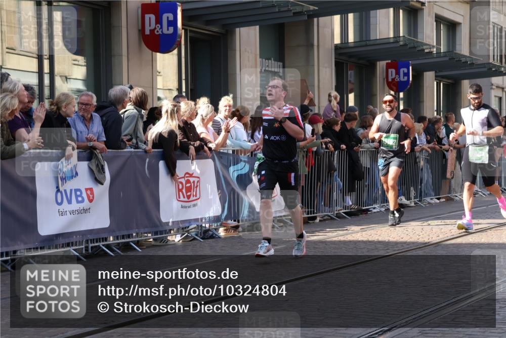 13.09.2026 - 21. swb-Marathon Bremen Strokosch-Dieckow http://msf.ph/oto/10324804 13.09.2026 13:19:37 Ziel 161, 205, 411, 431, 461, 495, 511, 1053, 1252, 1281, 1390, 1551, 1642, 1972, 2343, 2807, 2870, 2906, 3240, 3319, 3411, 3966, 4101, 4287, 4479, 4480, 5340, 5389, 5813, 5837, 6663, 7404, 7488, 7531, 7655, 8263, 9082, 9359, 9984, 13192, 926, 1010, 1232, 1468, 1535, 2423, 3182, 3508, 4319, 4455, 4977, 4978, 5371, 6008, 7037, 7140, 7268, 7754, 7945, 8153, 8185, 9552, 9638, 9805, 13163 meine-sportfotos.de