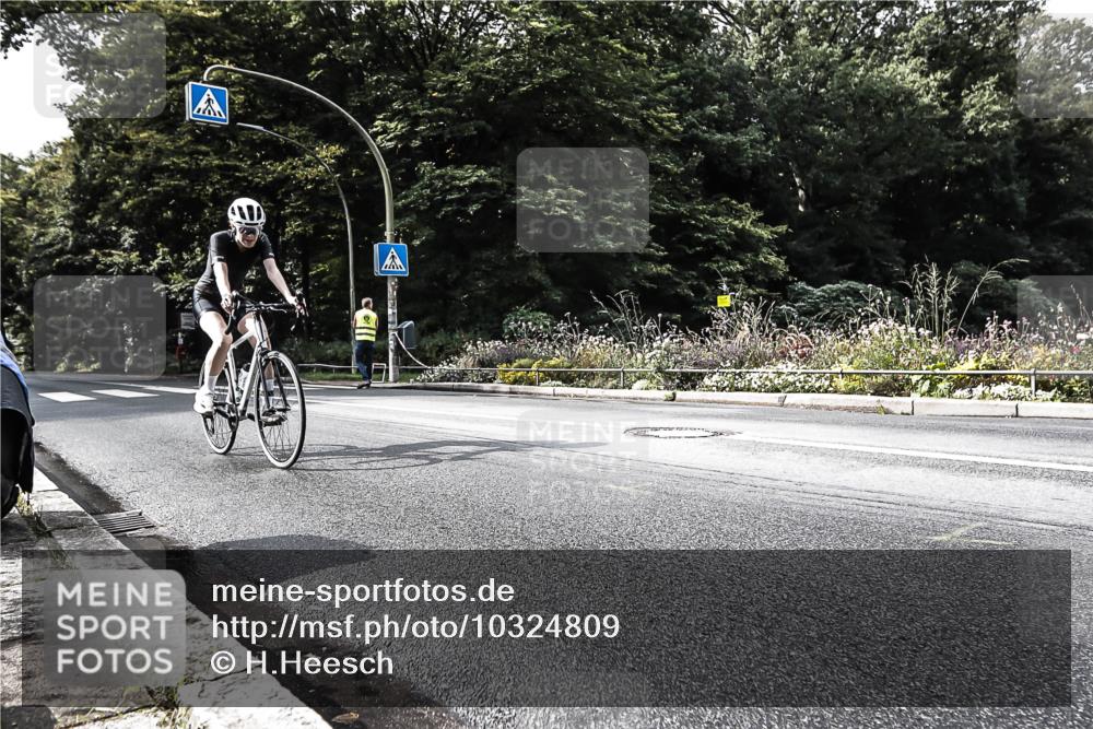 13.09.2026 - Stadtparktriathlon H.Heesch http://msf.ph/oto/10324809 13.09.2026 11:30:02 Radfahren 699, 741, 776 meine-sportfotos.de