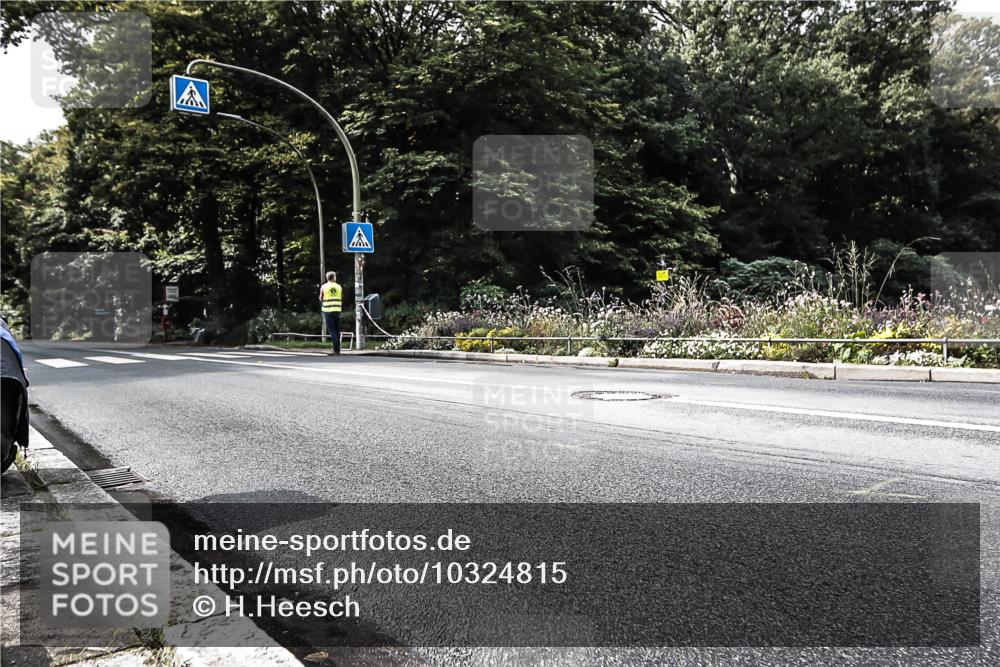 13.09.2026 - Stadtparktriathlon H.Heesch http://msf.ph/oto/10324815 13.09.2026 11:30:07 Radfahren 781, 826 meine-sportfotos.de