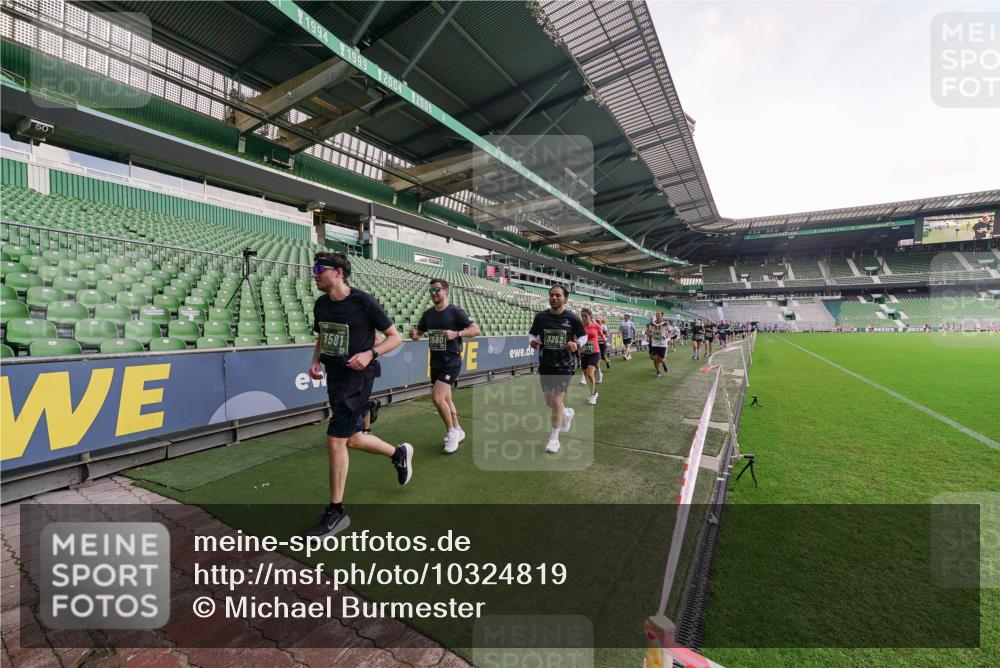 13.09.2026 - 21. swb-Marathon Bremen Michael Burmester http://msf.ph/oto/10324819 13.09.2026 13:27:55 Laufen im Stadion 111, 186, 220, 357, 364, 390, 478, 597, 726, 829, 833, 888, 925, 1077, 1079, 1220, 1298, 1325, 1412, 1496, 1608, 1700, 1741, 1769, 1958, 1961, 1984, 2236, 2273, 2309, 2365, 2388, 2404, 2428, 2472, 2502, 2507, 2542, 2574, 2582, 2593, 2725, 2743, 2748, 2875, 2876, 2923, 2965, 3045, 3050, 3061, 3073, 3084, 3154, 3184, 3219, 3540, 3589, 3592, 3694, 3756, 3826, 3853, 3885, 3907, 3978, 4108, 4238, 4457, 4660 meine-sportfotos.de