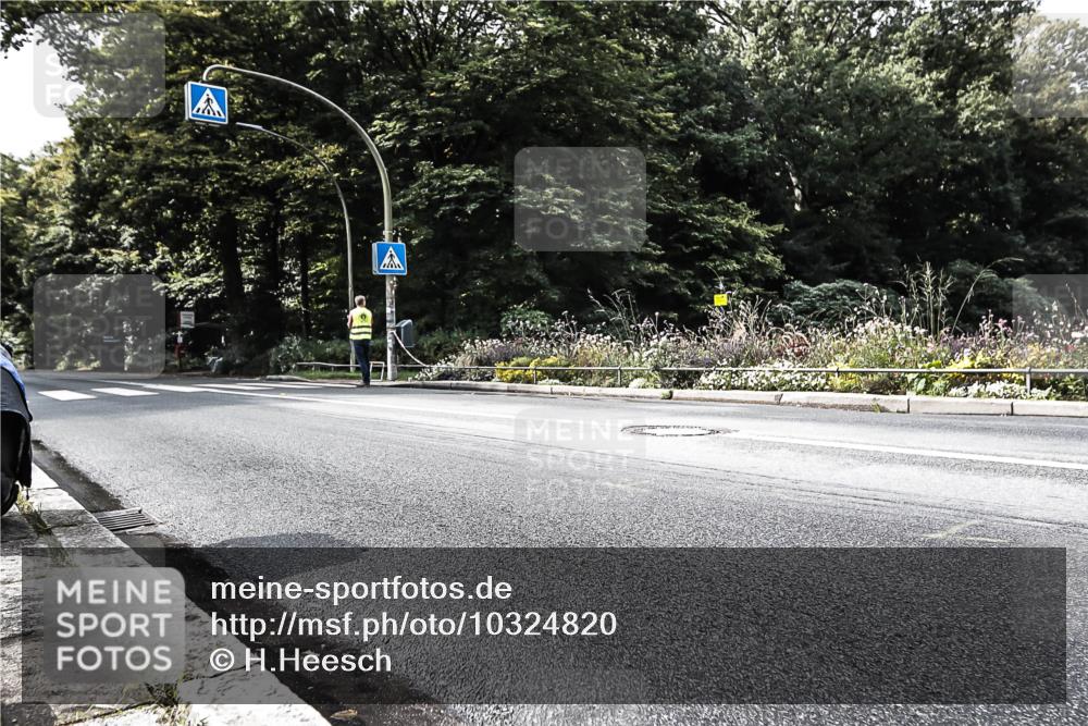 13.09.2026 - Stadtparktriathlon H.Heesch http://msf.ph/oto/10324820 13.09.2026 11:30:07 Radfahren 781, 826 meine-sportfotos.de