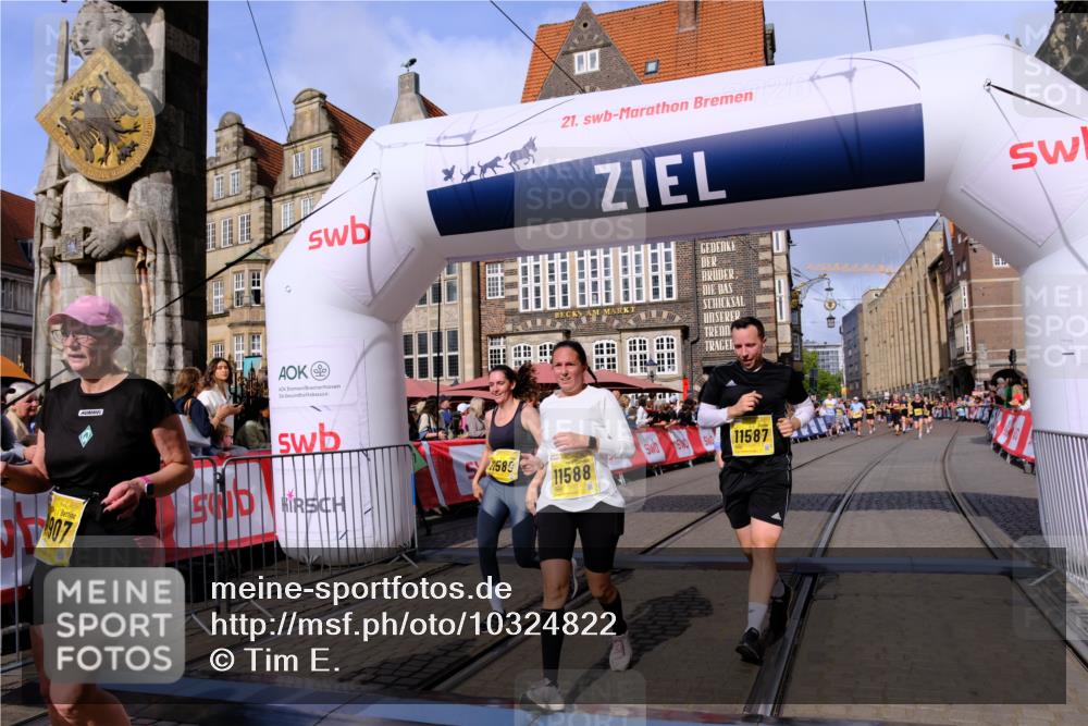 13.09.2026 - 21. swb-Marathon Bremen Tim E. http://msf.ph/oto/10324822 13.09.2026 11:00:25 Ziel 10175, 10758, 10867, 11016, 11071, 11158, 11159, 11160, 11250, 11259, 11445, 11453, 11524, 11525, 11528, 11587, 11588, 11589, 11879, 11907, 12123, 12190, 12274, 12352 meine-sportfotos.de