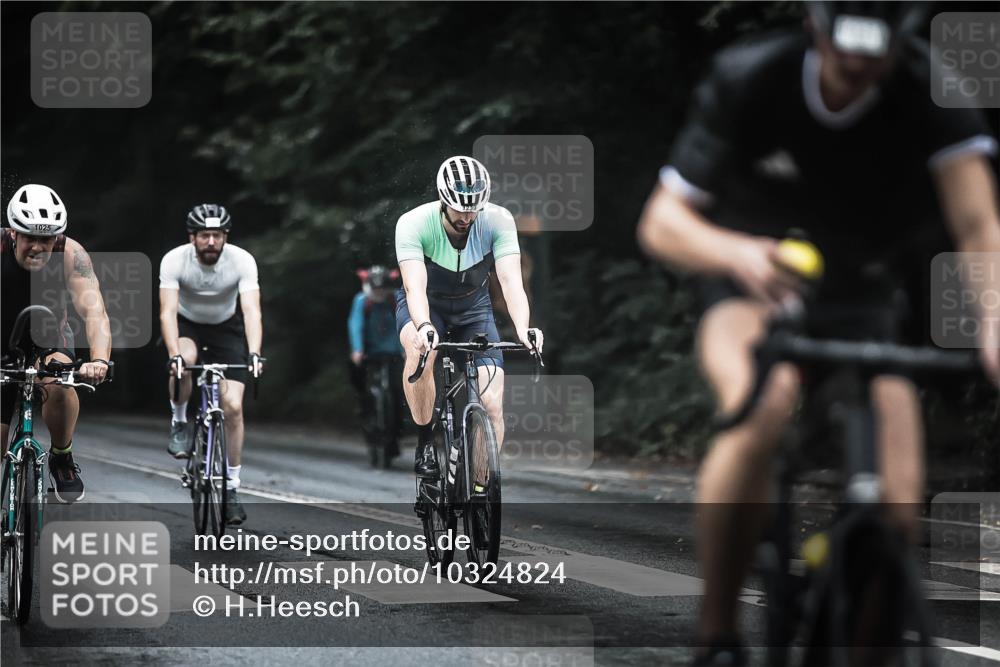 13.09.2026 - Stadtparktriathlon H.Heesch http://msf.ph/oto/10324824 13.09.2026 12:42:54 Radfahren 1025, 1031, 1084, 1239, 1290, 1306 meine-sportfotos.de
