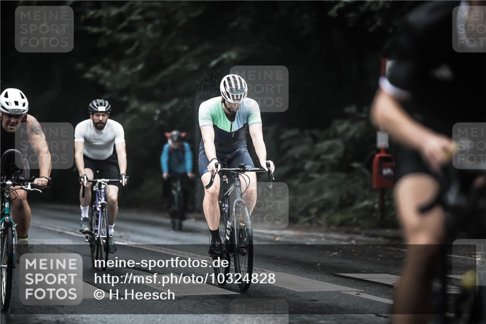 13.09.2026 - Stadtparktriathlon H.Heesch http://msf.ph/oto/10324828 13.09.2026 12:42:54 Radfahren 1025, 1031, 1084, 1239, 1290, 1306 meine-sportfotos.de