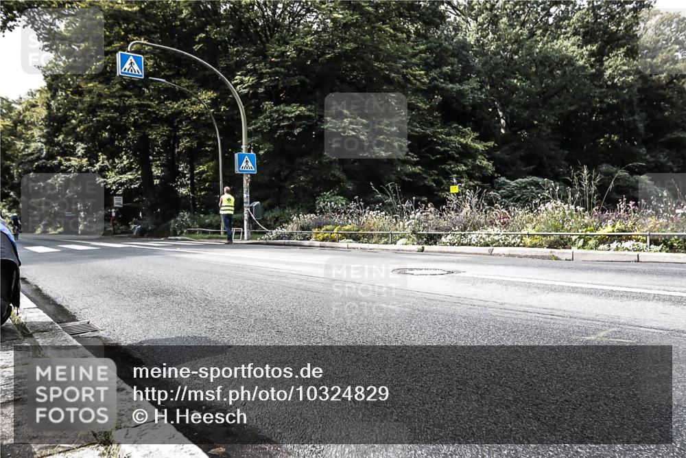 13.09.2026 - Stadtparktriathlon H.Heesch http://msf.ph/oto/10324829 13.09.2026 11:30:08 Radfahren 781, 826 meine-sportfotos.de