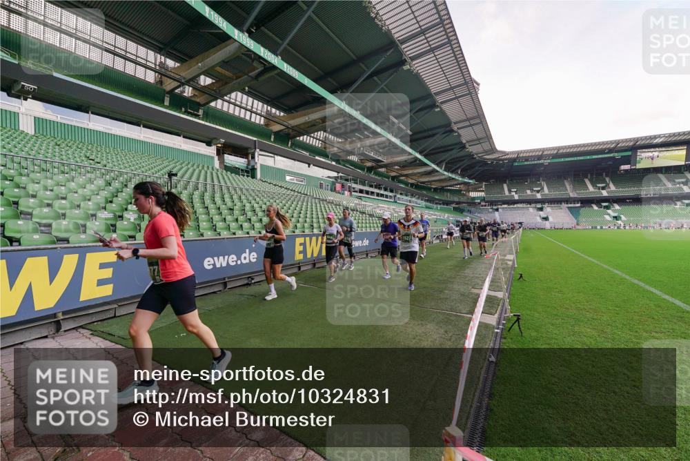 13.09.2026 - 21. swb-Marathon Bremen Michael Burmester http://msf.ph/oto/10324831 13.09.2026 13:27:57 Laufen im Stadion 111, 186, 220, 357, 364, 390, 478, 597, 726, 829, 833, 888, 925, 1079, 1220, 1298, 1325, 1412, 1496, 1608, 1700, 1741, 1769, 1958, 1961, 1984, 2236, 2273, 2309, 2365, 2388, 2404, 2428, 2472, 2502, 2507, 2542, 2574, 2582, 2593, 2725, 2743, 2748, 2875, 2876, 2923, 2965, 3045, 3050, 3061, 3073, 3084, 3154, 3184, 3219, 3540, 3589, 3592, 3694, 3756, 3826, 3853, 3885, 3907, 3978, 4108, 4238, 4457, 4660 meine-sportfotos.de