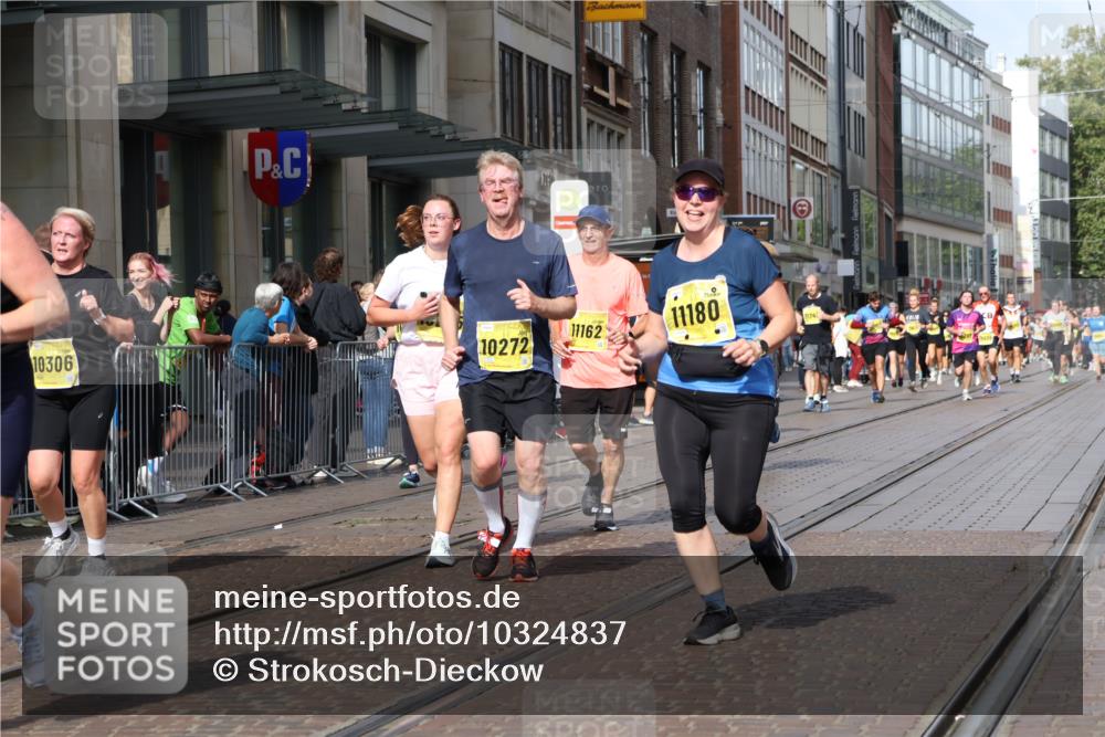 13.09.2026 - 21. swb-Marathon Bremen Strokosch-Dieckow http://msf.ph/oto/10324837 13.09.2026 11:00:28 Ziel 10093, 10263, 10272, 10275, 10306, 10367, 10368, 10753, 10857, 11055, 11162, 11180, 11247, 11343, 11359, 11475, 11540, 11556, 11687, 11708, 11728, 11797, 11804, 11819, 11838, 11959, 12006, 12116, 12397, 12428, 12430, 10144, 10369, 10677, 10801, 10810, 11016, 11045, 11126, 11129, 11547, 11587, 11588, 11589, 11623, 11769, 12018, 12105, 12106, 12190, 12291, 12352, 12394, 12530, 12531 meine-sportfotos.de