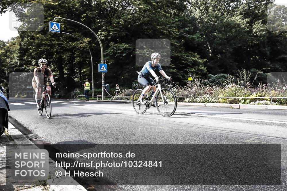 13.09.2026 - Stadtparktriathlon H.Heesch http://msf.ph/oto/10324841 13.09.2026 11:30:12 Radfahren 740, 755 meine-sportfotos.de