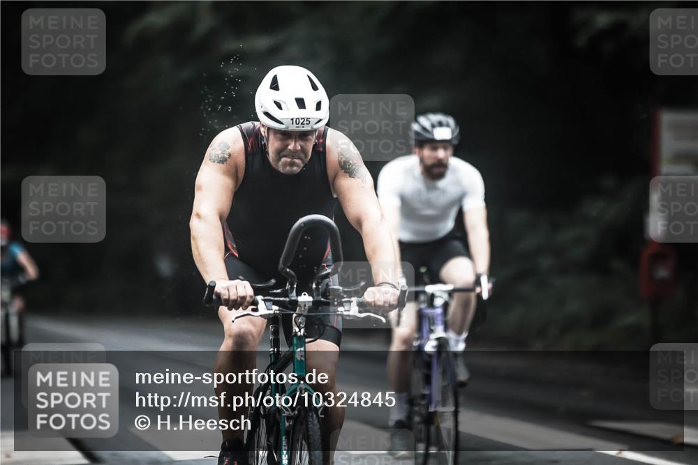 13.09.2026 - Stadtparktriathlon H.Heesch http://msf.ph/oto/10324845 13.09.2026 12:42:55 Radfahren 1025, 1031, 1084, 1239, 1290, 1306 meine-sportfotos.de