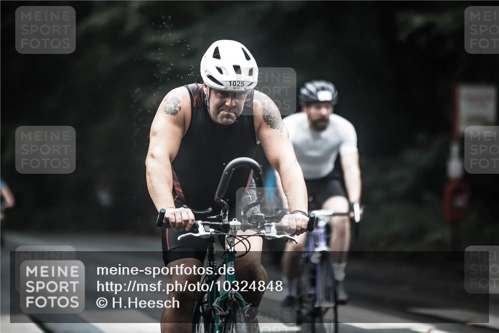 13.09.2026 - Stadtparktriathlon H.Heesch http://msf.ph/oto/10324848 13.09.2026 12:42:55 Radfahren 1025, 1031, 1084, 1239, 1290, 1306 meine-sportfotos.de