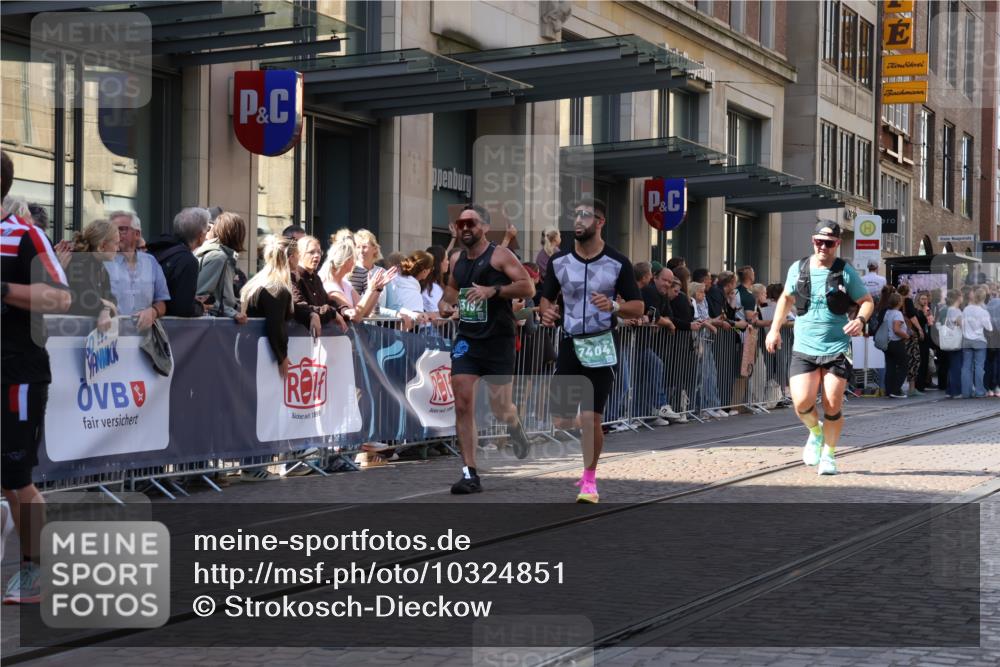 13.09.2026 - 21. swb-Marathon Bremen Strokosch-Dieckow http://msf.ph/oto/10324851 13.09.2026 13:19:38 Ziel 161, 205, 411, 431, 461, 495, 511, 1053, 1058, 1252, 1281, 1390, 1537, 1551, 1642, 1972, 2343, 2807, 2870, 2903, 2906, 3240, 3319, 3411, 3690, 3966, 4101, 4287, 4479, 4480, 5340, 5389, 5813, 5837, 6663, 7404, 7488, 7531, 7655, 8263, 9082, 9359, 9984, 13192, 161, 461, 926, 1010, 1232, 1281, 1468, 1535, 1642, 2423, 3182, 4319, 4455, 4977, 4978, 5371, 6008, 7037, 7140, 7268, 7754, 7945, 8153, 8185, 9552, 9638, 9984, 13163 meine-sportfotos.de