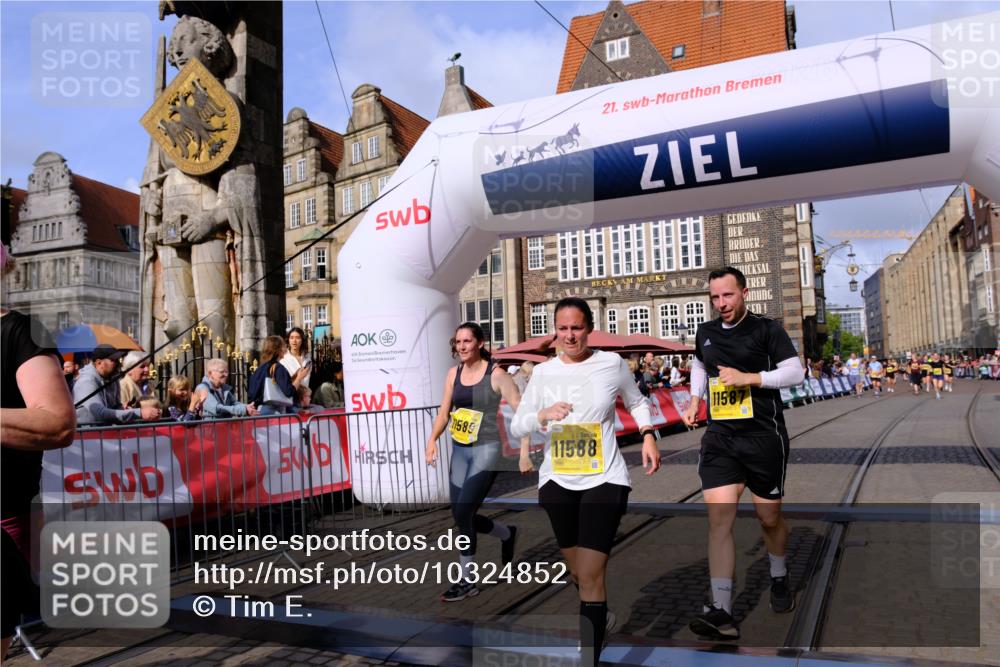 13.09.2026 - 21. swb-Marathon Bremen Tim E. http://msf.ph/oto/10324852 13.09.2026 11:00:25 Ziel 10175, 10758, 10867, 11016, 11071, 11158, 11159, 11160, 11250, 11259, 11445, 11453, 11524, 11525, 11528, 11587, 11588, 11589, 11879, 11907, 12123, 12190, 12274, 12352 meine-sportfotos.de