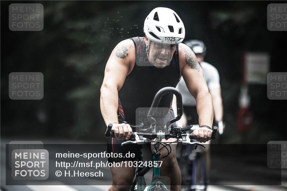 13.09.2026 - Stadtparktriathlon H.Heesch http://msf.ph/oto/10324857 13.09.2026 12:42:56 Radfahren 1025, 1031, 1084, 1239, 1290, 1306 meine-sportfotos.de