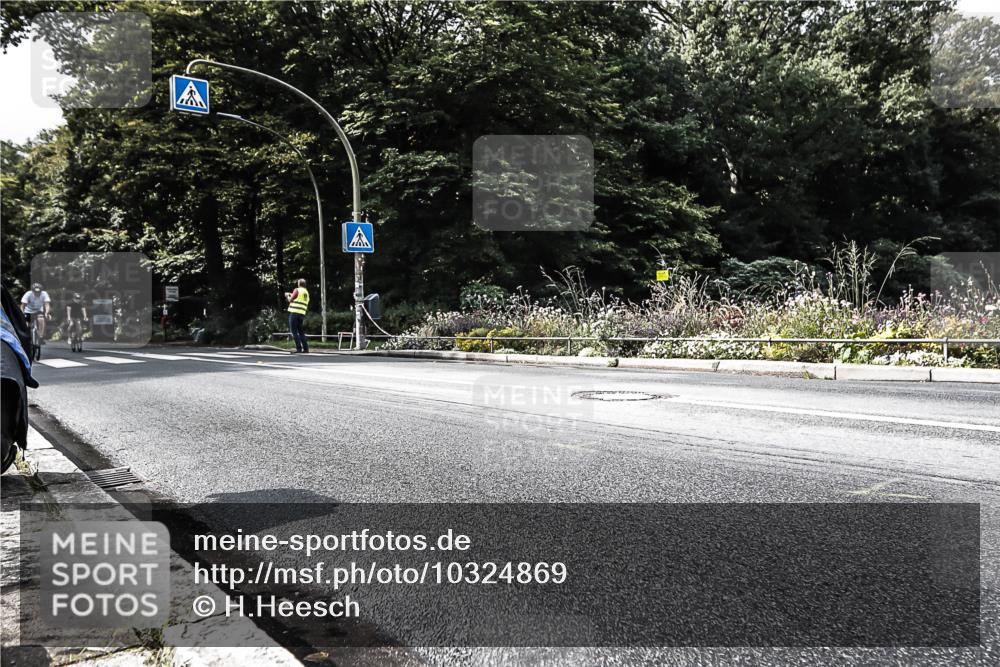 13.09.2026 - Stadtparktriathlon H.Heesch http://msf.ph/oto/10324869 13.09.2026 11:30:13 Radfahren 599, 618, 740, 755 meine-sportfotos.de