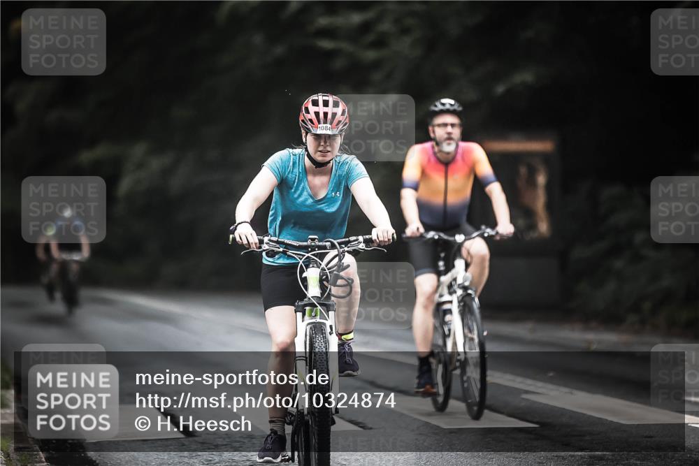 13.09.2026 - Stadtparktriathlon H.Heesch http://msf.ph/oto/10324874 13.09.2026 12:42:59 Radfahren 1025, 1031, 1084, 1239, 1290, 1303, 1306 meine-sportfotos.de