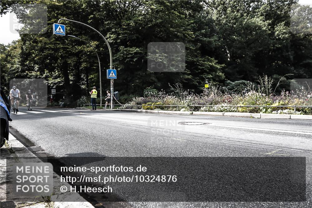 13.09.2026 - Stadtparktriathlon H.Heesch http://msf.ph/oto/10324876 13.09.2026 11:30:14 Radfahren 599, 618, 698, 740, 755 meine-sportfotos.de