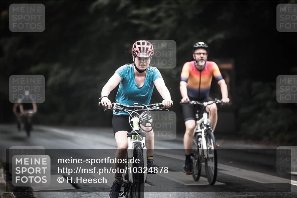 13.09.2026 - Stadtparktriathlon H.Heesch http://msf.ph/oto/10324878 13.09.2026 12:43:00 Radfahren 1025, 1084, 1239, 1290, 1303, 1306 meine-sportfotos.de