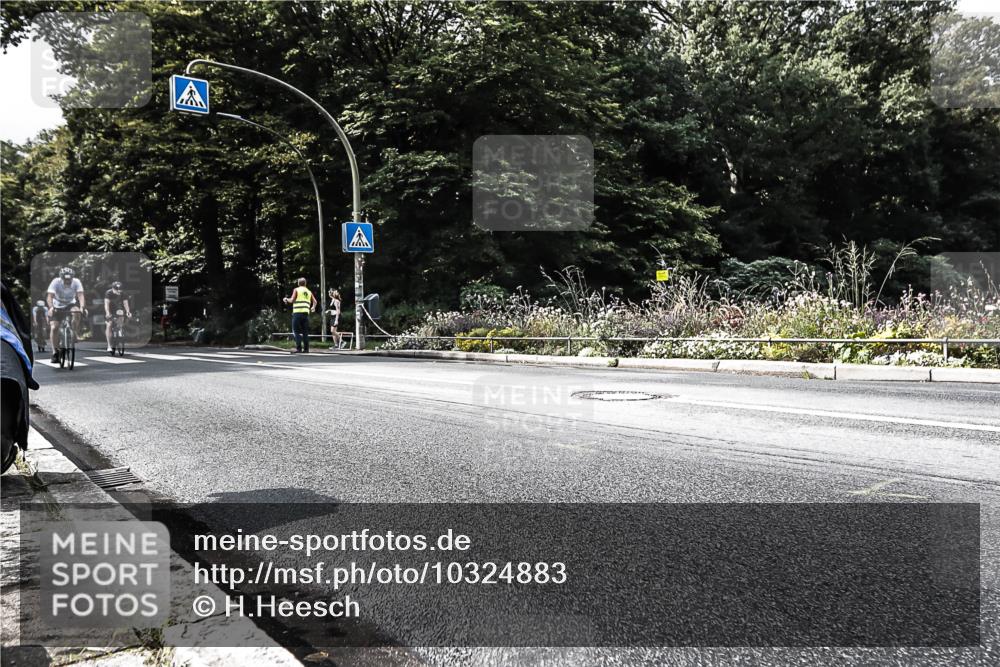 13.09.2026 - Stadtparktriathlon H.Heesch http://msf.ph/oto/10324883 13.09.2026 11:30:14 Radfahren 599, 618, 698, 740, 755 meine-sportfotos.de