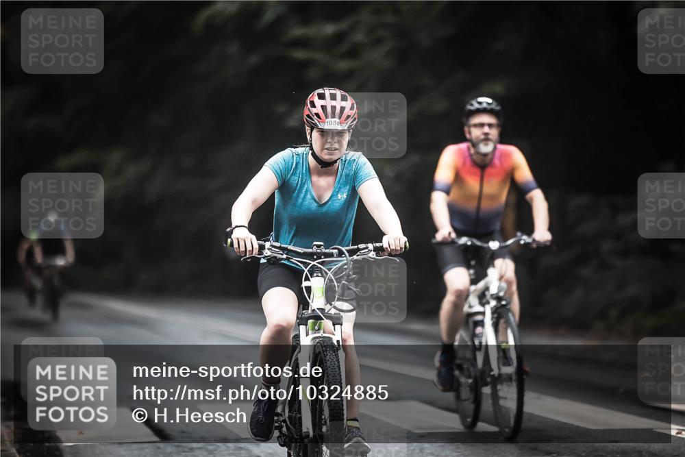 13.09.2026 - Stadtparktriathlon H.Heesch http://msf.ph/oto/10324885 13.09.2026 12:43:00 Radfahren 1025, 1084, 1239, 1290, 1303, 1306 meine-sportfotos.de