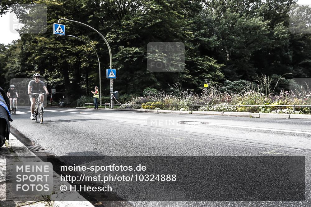 13.09.2026 - Stadtparktriathlon H.Heesch http://msf.ph/oto/10324888 13.09.2026 11:30:25 Radfahren 636, 737, 757, 825 meine-sportfotos.de