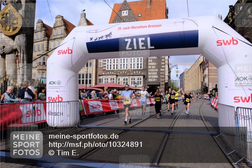 13.09.2026 - 21. swb-Marathon Bremen Tim E. http://msf.ph/oto/10324891 13.09.2026 11:00:33 Ziel 10144, 10677, 10758, 10801, 10810, 11016, 11045, 11129, 11524, 11525, 11547, 11587, 11588, 11589, 11623, 11907, 12105, 12106, 12190, 12291, 12352, 12394, 12530, 12531 meine-sportfotos.de