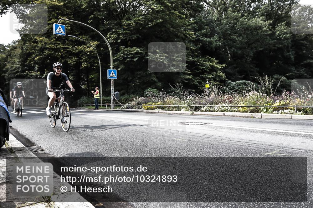 13.09.2026 - Stadtparktriathlon H.Heesch http://msf.ph/oto/10324893 13.09.2026 11:30:25 Radfahren 636, 737, 757, 825 meine-sportfotos.de