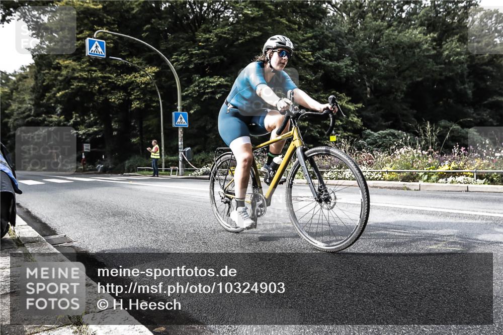 13.09.2026 - Stadtparktriathlon H.Heesch http://msf.ph/oto/10324903 13.09.2026 11:30:28 Radfahren 636, 737, 757, 825 meine-sportfotos.de