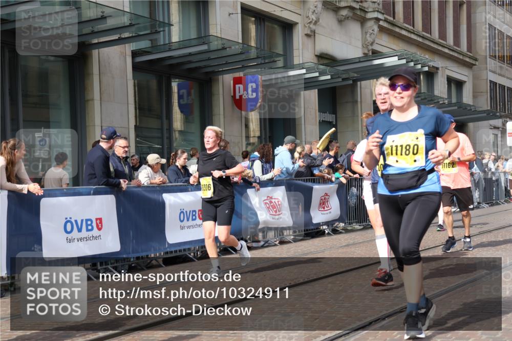 13.09.2026 - 21. swb-Marathon Bremen Strokosch-Dieckow http://msf.ph/oto/10324911 13.09.2026 11:00:30 Ziel 10093, 10263, 10272, 10275, 10306, 10367, 10368, 10753, 10857, 11055, 11162, 11180, 11247, 11343, 11359, 11475, 11540, 11556, 11687, 11708, 11728, 11797, 11804, 11819, 11838, 11959, 12006, 12116, 12397, 12428, 12430, 10144, 10369, 10677, 10801, 10810, 11016, 11045, 11126, 11129, 11547, 11623, 11769, 12018, 12105, 12106, 12190, 12291, 12352, 12394, 12530, 12531 meine-sportfotos.de