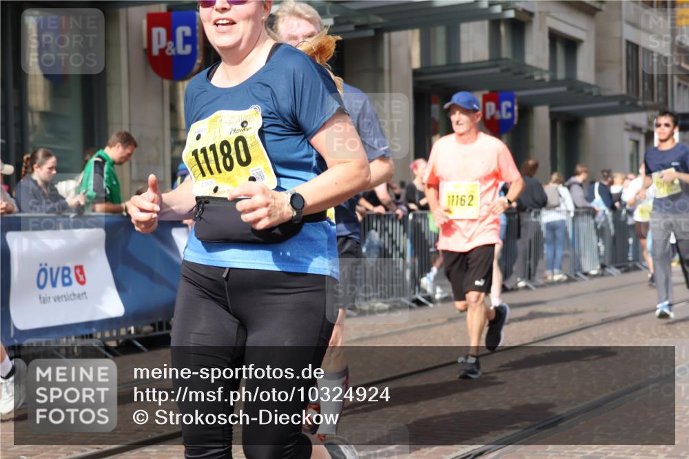 13.09.2026 - 21. swb-Marathon Bremen Strokosch-Dieckow http://msf.ph/oto/10324924 13.09.2026 11:00:30 Ziel 10093, 10263, 10272, 10275, 10306, 10367, 10368, 10753, 10857, 11055, 11162, 11180, 11247, 11343, 11359, 11475, 11540, 11556, 11687, 11708, 11728, 11797, 11804, 11819, 11838, 11959, 12006, 12116, 12397, 12428, 12430, 10144, 10369, 10677, 10801, 10810, 11016, 11045, 11126, 11129, 11547, 11623, 11769, 12018, 12105, 12106, 12190, 12291, 12352, 12394, 12530, 12531 meine-sportfotos.de