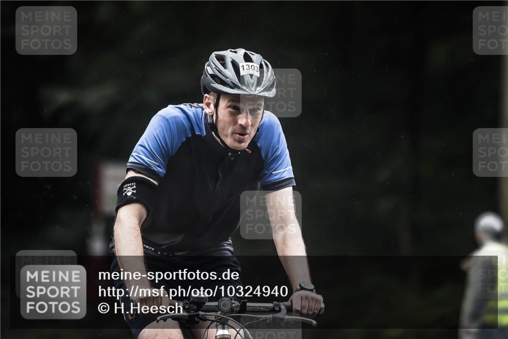 13.09.2026 - Stadtparktriathlon H.Heesch http://msf.ph/oto/10324940 13.09.2026 12:43:06 Radfahren 1073, 1084, 1178, 1290, 1303 meine-sportfotos.de