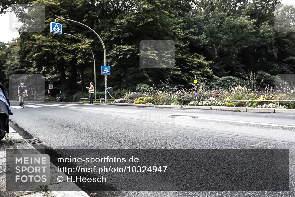 13.09.2026 - Stadtparktriathlon H.Heesch http://msf.ph/oto/10324947 13.09.2026 11:30:31 Radfahren 757, 790 meine-sportfotos.de