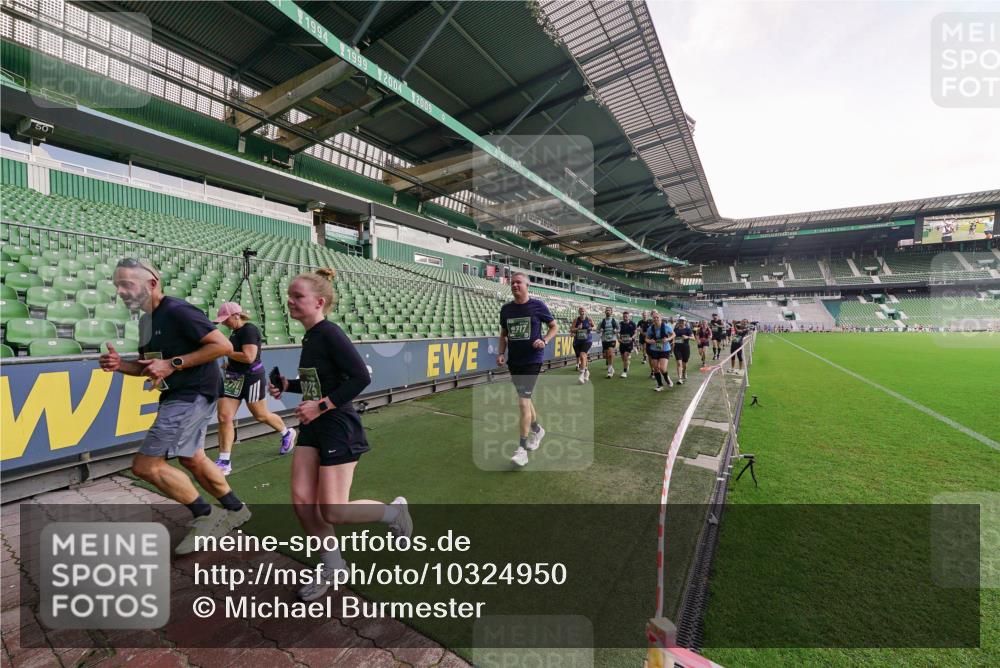 13.09.2026 - 21. swb-Marathon Bremen Michael Burmester http://msf.ph/oto/10324950 13.09.2026 13:28:11 Laufen im Stadion 111, 186, 220, 357, 364, 478, 597, 726, 829, 888, 925, 1079, 1220, 1298, 1325, 1412, 1496, 1608, 1700, 1741, 1769, 1777, 1958, 1961, 1984, 2236, 2309, 2365, 2388, 2404, 2472, 2502, 2507, 2542, 2574, 2593, 2725, 2743, 2748, 2868, 2875, 2876, 2923, 2924, 2991, 3045, 3050, 3061, 3073, 3154, 3184, 3219, 3321, 3540, 3589, 3592, 3595, 3678, 3694, 3756, 3798, 3826, 3853, 3885, 3907, 3978, 3987, 4108, 4238, 4457, 4660 meine-sportfotos.de