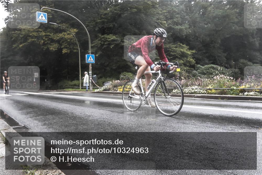 13.09.2026 - Stadtparktriathlon H.Heesch http://msf.ph/oto/10324963 13.09.2026 12:41:05 Radfahren 1191, 1241, 1244, 1308 meine-sportfotos.de