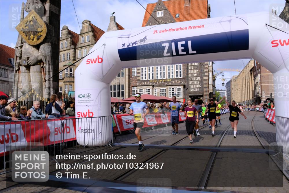 13.09.2026 - 21. swb-Marathon Bremen Tim E. http://msf.ph/oto/10324967 13.09.2026 11:00:33 Ziel 10144, 10677, 10758, 10801, 10810, 11016, 11045, 11129, 11524, 11525, 11547, 11587, 11588, 11589, 11623, 11907, 12105, 12106, 12190, 12291, 12352, 12394, 12530, 12531 meine-sportfotos.de