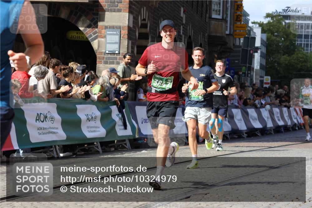 13.09.2026 - 21. swb-Marathon Bremen Strokosch-Dieckow http://msf.ph/oto/10324979 13.09.2026 13:11:05 Ziel 384, 1181, 1385, 1498, 1554, 2347, 4023, 4727, 5066, 5152, 5155, 5168, 5314, 5387, 5648, 7115, 7136, 9659, 13248, 1349, 2087, 3440, 3448, 3484, 3647, 4429, 6274, 8474, 9618, 9762 meine-sportfotos.de