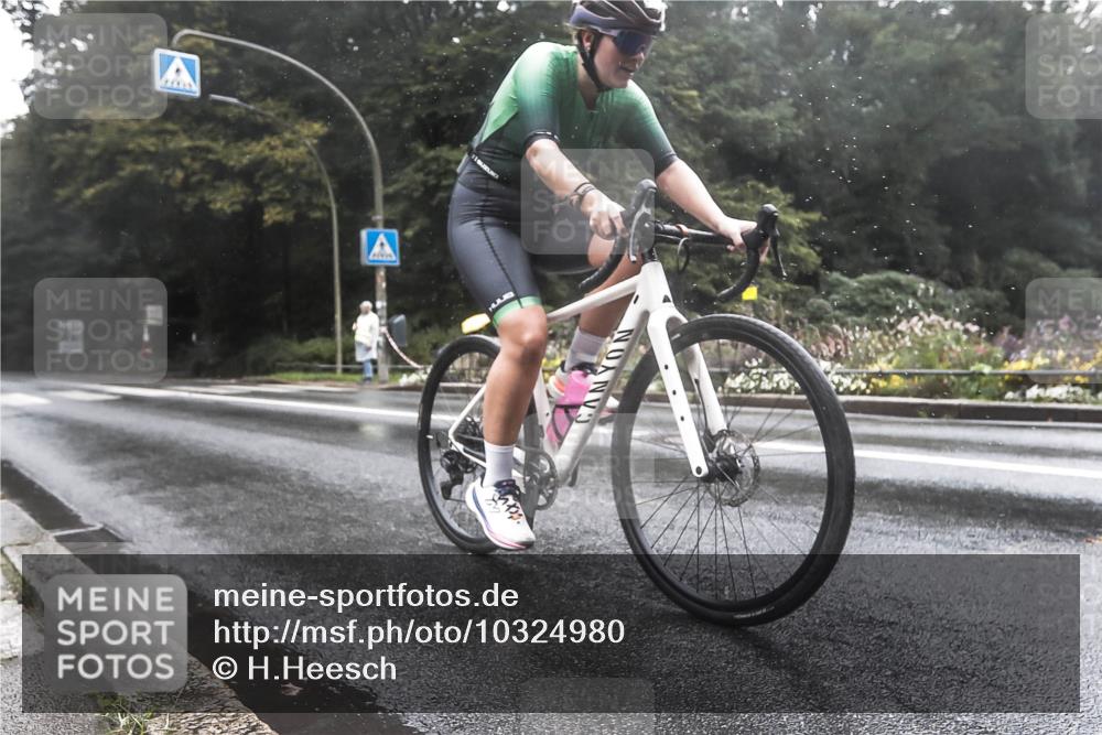 13.09.2026 - Stadtparktriathlon H.Heesch http://msf.ph/oto/10324980 13.09.2026 12:41:18 Radfahren 1281 meine-sportfotos.de