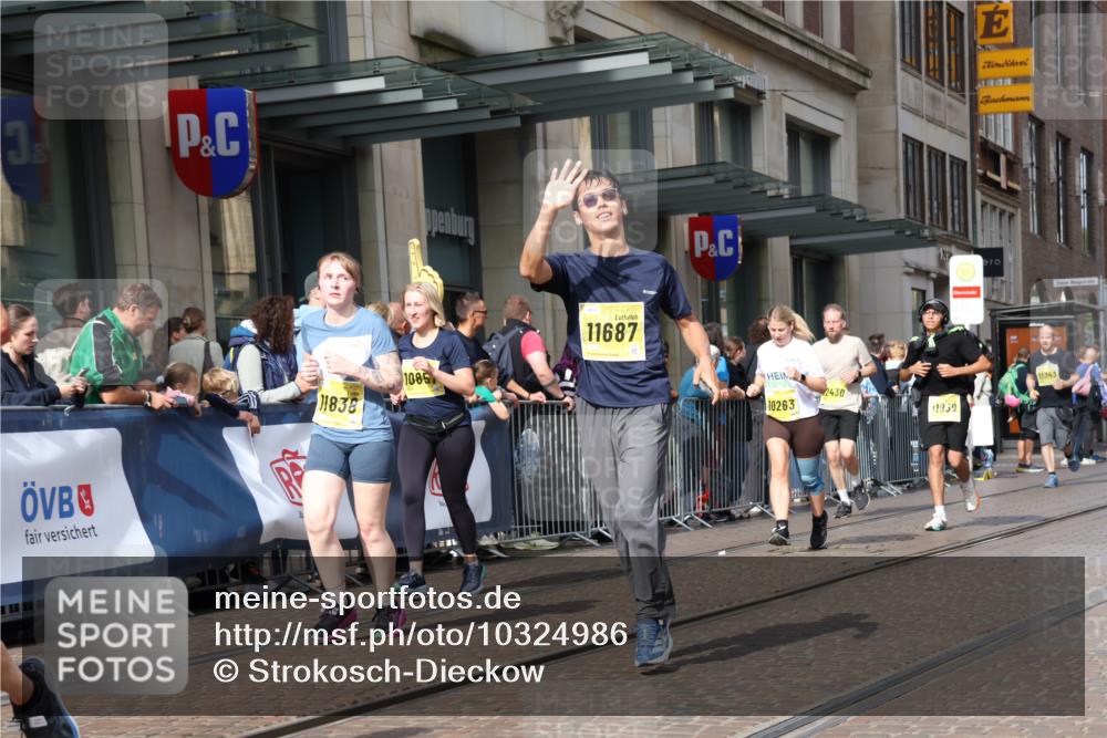 13.09.2026 - 21. swb-Marathon Bremen Strokosch-Dieckow http://msf.ph/oto/10324986 13.09.2026 11:00:32 Ziel 10093, 10263, 10306, 10367, 10368, 10428, 10753, 10857, 11055, 11162, 11180, 11247, 11343, 11359, 11475, 11540, 11556, 11687, 11708, 11728, 11797, 11804, 11819, 11838, 11959, 12006, 12085, 12116, 12397, 12428, 12430, 10144, 10272, 10275, 10369, 10677, 10801, 10810, 11016, 11045, 11126, 11129, 11180, 11547, 11623, 11708, 11769, 12018, 12105, 12106, 12190, 12291, 12352, 12394, 12530, 12531 meine-sportfotos.de