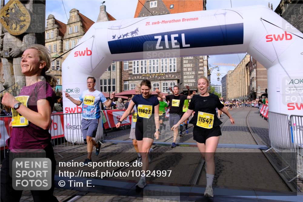 13.09.2026 - 21. swb-Marathon Bremen Tim E. http://msf.ph/oto/10324997 13.09.2026 11:00:35 Ziel 10144, 10677, 10801, 10810, 11016, 11045, 11129, 11547, 11587, 11588, 11589, 11623, 11907, 12105, 12106, 12190, 12291, 12352, 12394, 12530, 12531 meine-sportfotos.de
