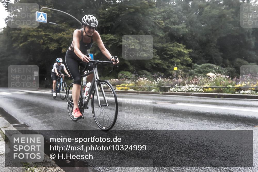 13.09.2026 - Stadtparktriathlon H.Heesch http://msf.ph/oto/10324999 13.09.2026 12:41:30 Radfahren 1093, 1099, 1131, 1143, 1224, 1235 meine-sportfotos.de
