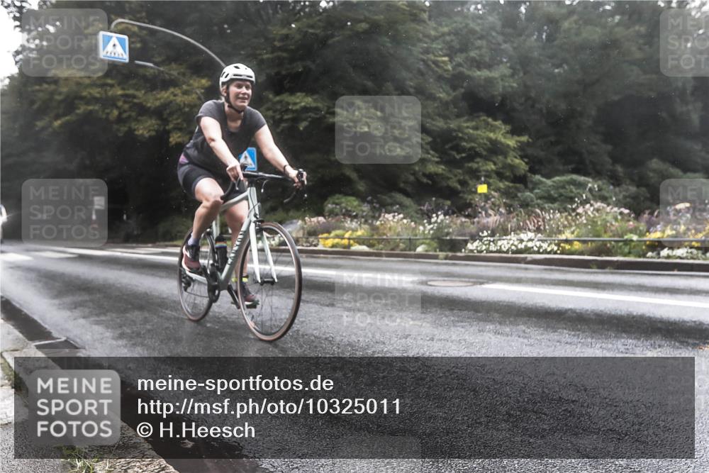 13.09.2026 - Stadtparktriathlon H.Heesch http://msf.ph/oto/10325011 13.09.2026 12:41:39 Radfahren 1086, 1249, 1264 meine-sportfotos.de