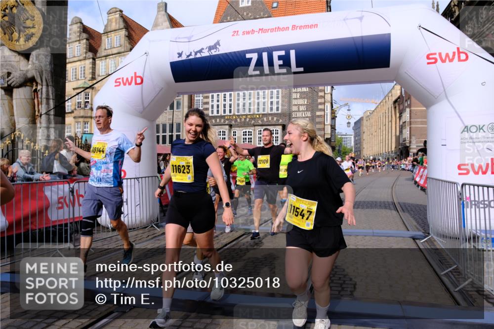 13.09.2026 - 21. swb-Marathon Bremen Tim E. http://msf.ph/oto/10325018 13.09.2026 11:00:36 Ziel 10144, 10677, 10801, 10810, 11016, 11045, 11126, 11129, 11547, 11587, 11588, 11589, 11623, 12105, 12106, 12190, 12291, 12352, 12394, 12530, 12531 meine-sportfotos.de