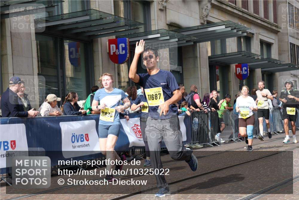 13.09.2026 - 21. swb-Marathon Bremen Strokosch-Dieckow http://msf.ph/oto/10325022 13.09.2026 11:00:33 Ziel 10093, 10263, 10306, 10367, 10368, 10428, 10753, 10857, 11055, 11162, 11247, 11343, 11359, 11475, 11540, 11556, 11687, 11728, 11797, 11804, 11819, 11838, 11959, 12006, 12085, 12116, 12397, 12428, 12430, 10144, 10272, 10275, 10369, 10677, 10801, 10810, 11016, 11045, 11126, 11129, 11180, 11547, 11623, 11687, 11708, 11769, 11838, 12018, 12105, 12106, 12190, 12291, 12394, 12530, 12531 meine-sportfotos.de