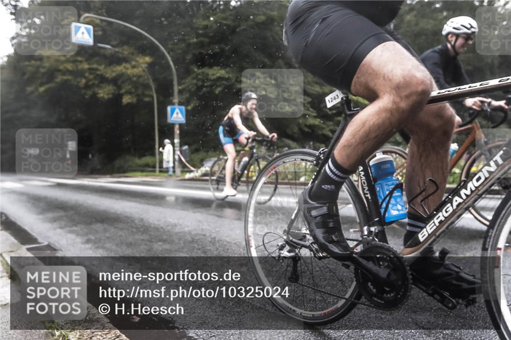 13.09.2026 - Stadtparktriathlon H.Heesch http://msf.ph/oto/10325024 13.09.2026 12:41:43 Radfahren 1058, 1085, 1094, 1243, 1249, 1264 meine-sportfotos.de